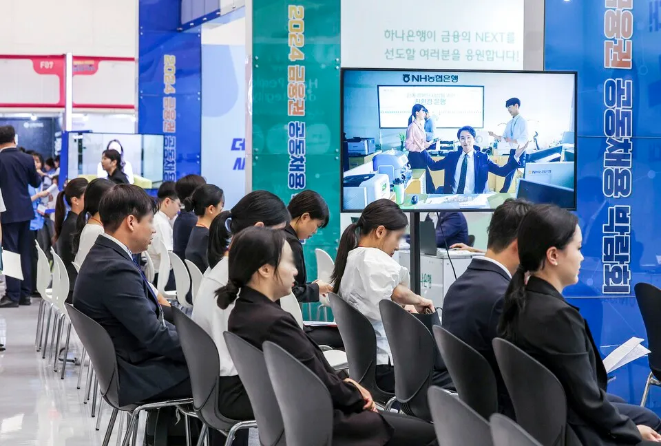 산학 협업 캡스톤 프로젝트로 실무 경험을 쌓는 대학생들